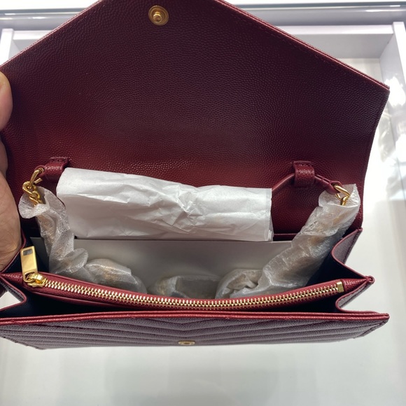 CLASSIC CASSANDRE CHAIN WALLET IN GRAIN DE POUDRE LEATHER - Picture 2 of 4